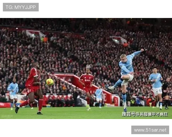 利物浦防线频繁被打身后，暴露压迫结构失效对防守稳定性的影响