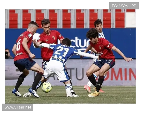 努涅斯 vs 伊萨克:终结方式与跑动对抗的技术结构差异 努涅斯 vs 伊萨克:终结方式与跑动对抗的技术结构差异