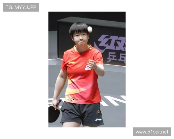 孙颖莎一天喝五杯冰美式，训练完直接瘫成猫饼