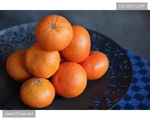 李月汝冰箱里全是水果，训练完还能笑着吃零食，普通人咋可能这样活？